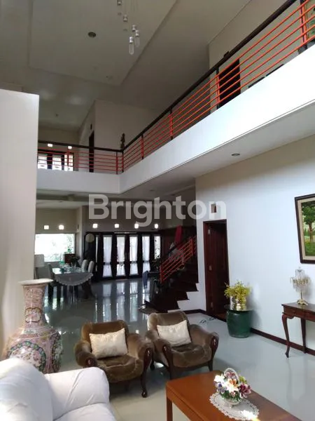 image RUMAH MEWAH MINIMALIS CIGADUNG BANDUNG (2)