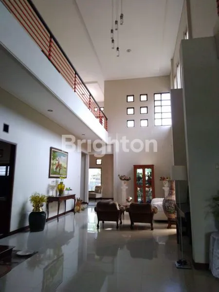 image RUMAH MEWAH MINIMALIS CIGADUNG BANDUNG (3)