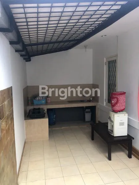 image RUMAH RAPI SIAP HUNI SEMI FURNISH DI TAMAN PARAHYANGAN LIPPO KARAWACI TANGERANG (3)