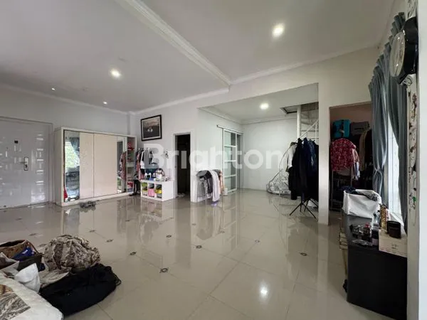 image RUMAH 2 LANTAI MODERN ASRI CISAUK TANGERANG (4)