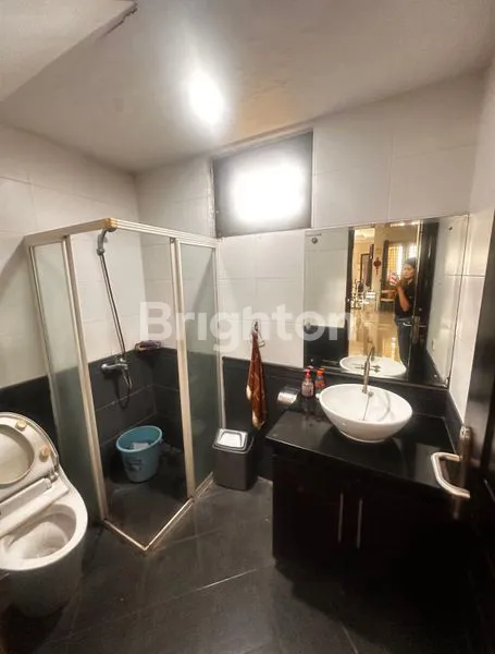 image RUMAH MEWAH 2 LANTAI DI RAFFLES HILL CIBUBUR (8)