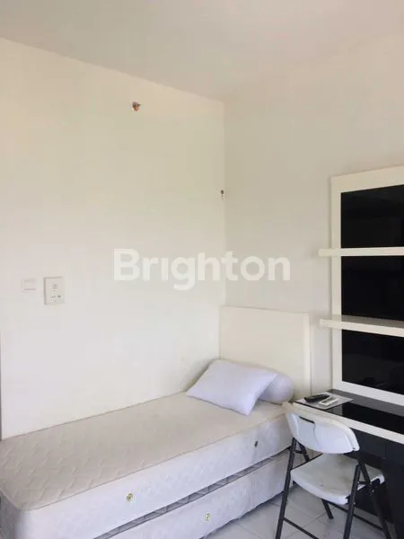 image TURUN 100JT SIAP PAKAI UC APARTMENT BERKELEY SIAP HUNI FULL FURNISH (3)