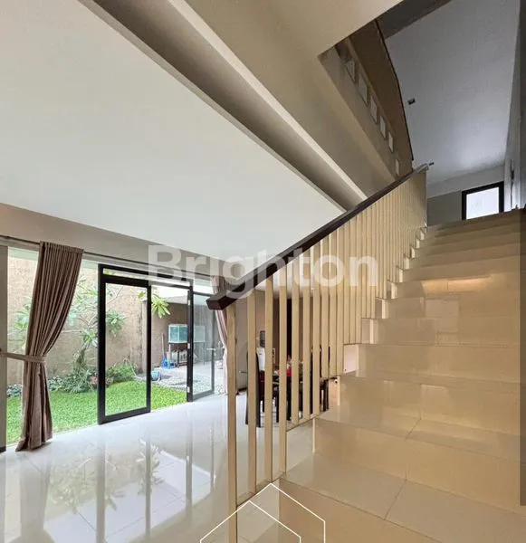 image RUMAH MEWAH BINTARO (4)