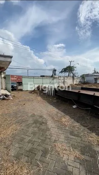 image GUDANG NOL JALAN RAYA (2)