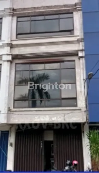 image RUKO 3 LANTAI LOKASI PREMIUM, COCOK UNTUK BISNIS ANDA DI SURABAYA TIMUR! (1)