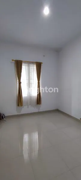 image RUMAH 2 LANTAI FULL FURNISHED STRATEGIS DEKAT CIPUTRA & DARMA YUDHA (3)