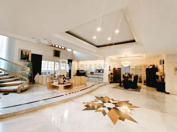 image RUMAH MEWAH 2 LANTAI HUNIAN EKSLUSIVE & ELITE EKSPATRIAT DI AREA KAWASAN BISNIS MEGA KUNINGAN, JAKARTA SELATAN (1)
