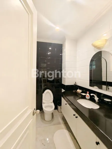 image RUMAH MEWAH 2 LANTAI HUNIAN EKSLUSIVE & ELITE EKSPATRIAT DI AREA KAWASAN BISNIS MEGA KUNINGAN, JAKARTA SELATAN (3)