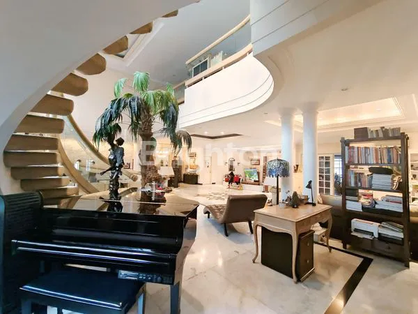 image RUMAH MEWAH 2 LANTAI HUNIAN EKSLUSIVE & ELITE EKSPATRIAT DI AREA KAWASAN BISNIS MEGA KUNINGAN, JAKARTA SELATAN (5)