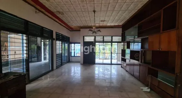 image RUMAH HITUNG TANAH DI JALAN PATIMURA SOLO, POSISI STRATEGIS DI TENGAH KOTA!! DEKAT MALL PAKUWON SOLOBARU DAN THE PARK (2)