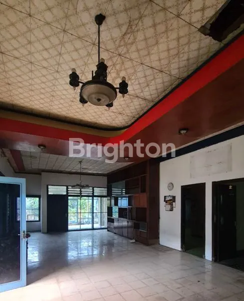 image RUMAH HITUNG TANAH DI JALAN PATIMURA SOLO, POSISI STRATEGIS DI TENGAH KOTA!! DEKAT MALL PAKUWON SOLOBARU DAN THE PARK (3)