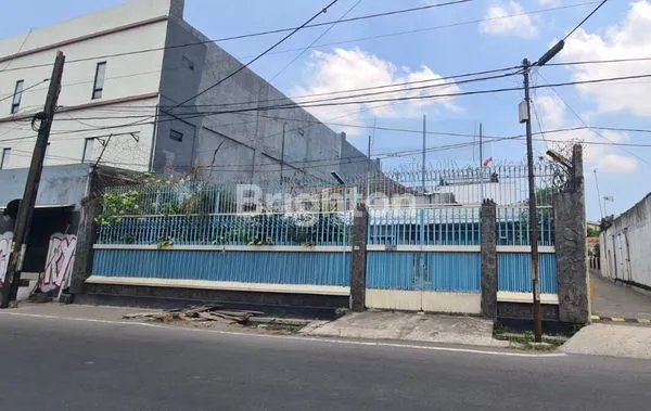 image RUMAH HITUNG TANAH DI JALAN PATIMURA SOLO, POSISI STRATEGIS DI TENGAH KOTA!! DEKAT MALL PAKUWON SOLOBARU DAN THE PARK (4)