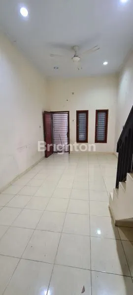 image RUMAH 3 LANTAI DI JALAN AMPERA 4, PADEMANGAN, JAKARTA UTARA (6)