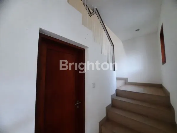 image RUMAH  2 LANTAI DI COKRO– UBUNG, DENPASAR UTARA (4)