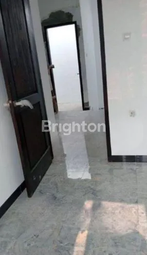 image RUMAH 2 LANTAI SIAP HUNI DEKAT RS SARI ASIH CILEDUG, TANGERANG (8)