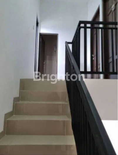 image RUMAH 2 LANTAI SIAP HUNI DEKAT RS SARI ASIH CILEDUG, TANGERANG (4)