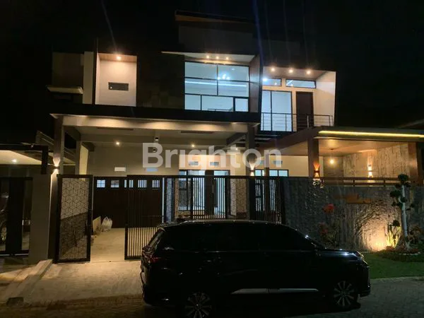 image RUMAH MEWAH ARAYA KOTA MALANG (2)