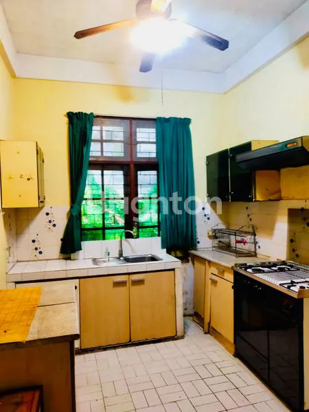 image JUAL / SEWA RUMAH KAWASAN CILANDAK, JAKARTA SELATAN. KAWASAN STRATEGIS, DEKAT JALAN RAYA UTAMA (7)