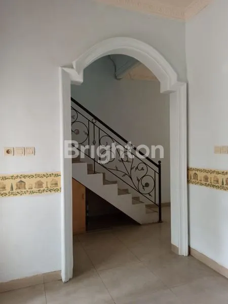 image RUMAH 2 1/2 LANTAI SIAP HUNI TANJUNG DUREN (3)