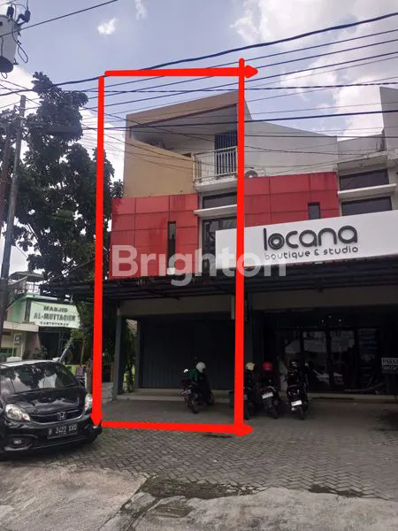 RUKO 3 LANTAI SIAP PAKAI AKSES JALAN HONGGOWONGSO DEKAT MATAHARI SINGOSAREN