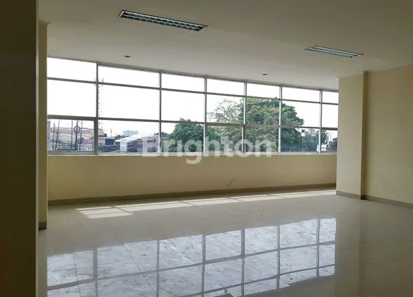 image RUKO RENDENG 4 LANTAI MAINROAD SOEKARNO HATTA BANDUNG (2)