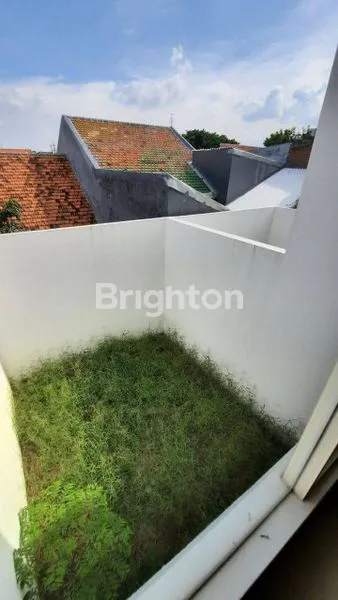 image RUMAH BARU GRESS 2 LT MINIMALIS ONE GATE MEDOKAN RUNGKUT (6)