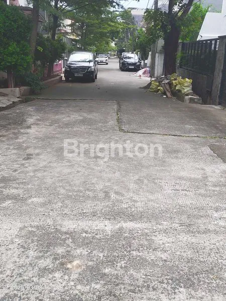 image RUMAH TUA HITUNG TANAH DALAM KOMPLEK PERUMAHAN GREEN VILLE JAKARTA BARAT (2)
