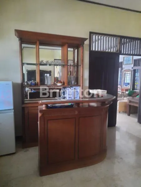 image KARANGANYAR, COLOMADU TEPATNYA GAJAHAN, RUMAH LUAS DESAIN JAWA, LOKASI STRATEGIS, TENANG DAN NYAMAN, COCOK UNTUK TEMPAT MAKAN NUANSA TRADISIONAL MAUPUN PERKANTORAN (4)