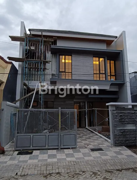 image RUMAH GRESS 2LT MINIMALIS KONTEMPORER, HANYA 2 MENIT KE GALAXY MALL SANGAT DEKAT GALAXY MALL  (1)