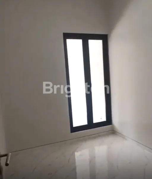 image RUMAH BARU GRESS MINIMALIS 2 LANTAI KUTISARI INDAH DEKAT UK PETRA JEMUR SARI (5)