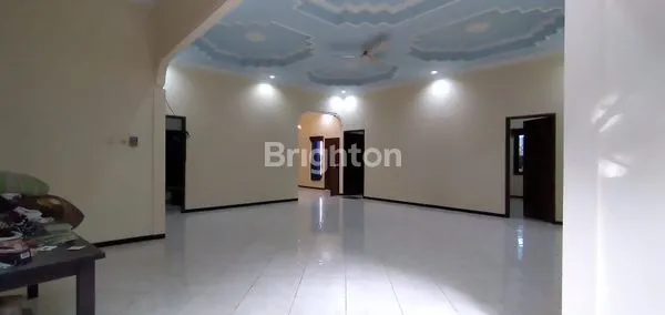 image RUMAH TINGGAL STRATEGIS BISA UNTUK USAHA DI SEMARANG TIMUR  (4)