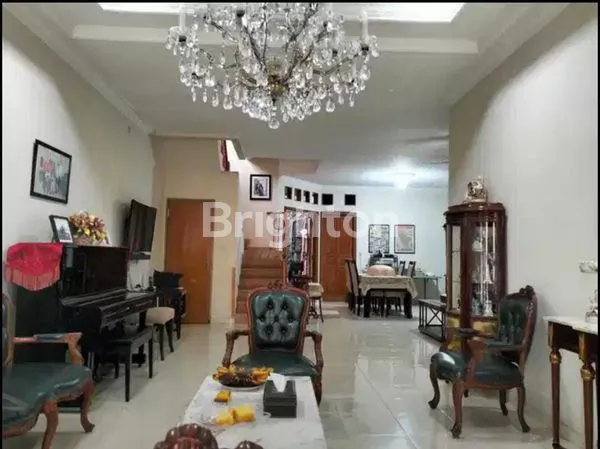 image RUMAH BPPT PESANGGRAHAN KEBON JERUK STRATEGIS 2 LANTAI TERAWAT BERSIH NYAMAN ADEM JAKARTA BARAT (2)