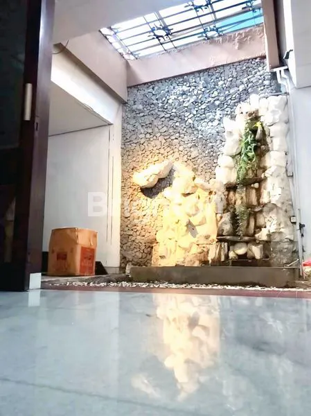 image RUMAH HOOK 2 MUKA AKSES JALAN UTAMA STRATEGIS COCOK UNTUK HUNIAN, BISNIS, PERKANTORAN, HOTEL, KULINER DI BENDUNGAN HILIR, BENHIL, JAKARTA PUSAT (4)