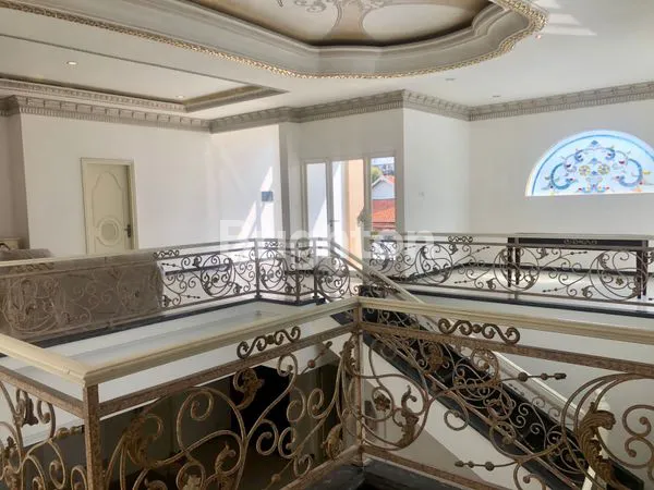 image RUMAH MEWAH DI (3)