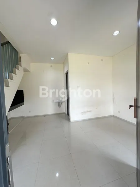 image RUMAH 2 LANTAI SIAP HUNI DI THE FIRST STONE GADING SERPONG (8)