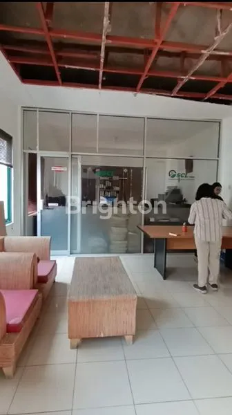 image RUKO 3 LANTAI STRATEGIS AREA PERTOKOAN YANG RAME PUSAT KOTA TEUKU UMAR DENPASAR (2)