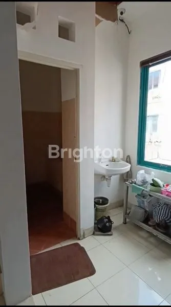 image RUKO 3 LANTAI STRATEGIS AREA PERTOKOAN YANG RAME PUSAT KOTA TEUKU UMAR DENPASAR (3)