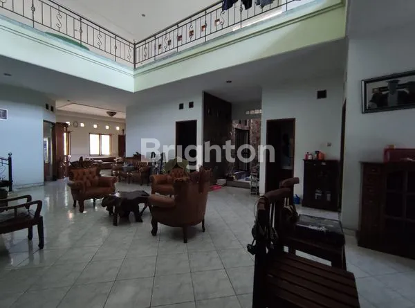 image RUKO 3 LANTAI DI GATOT SUBROTO TIMUR (4)