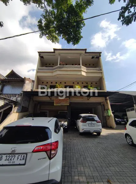 image RUKO 3 LANTAI DI GATOT SUBROTO TIMUR (1)