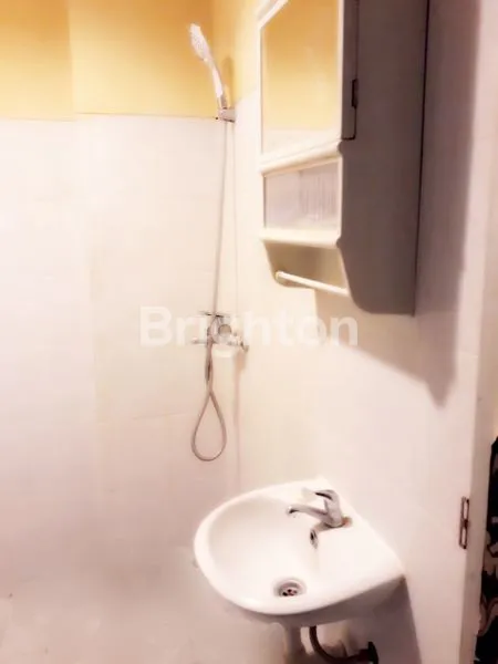 image APARTEMEN FULL FURNISHED 2 BR DIAN REGENCY SUKOLILO (5)