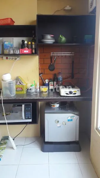 image APARTEMEN FULL FURNISHED 2 BR DIAN REGENCY SUKOLILO (7)