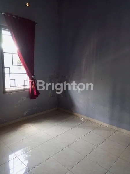 image RUMAH SIAP HUNI DI DALAM PERUMAHAN DEKAT SUPERINDO COLOMADU (5)