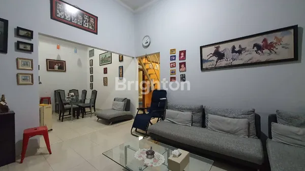 image RUMAH KLAMPIS SEMOLO, 1.5 LANTAI, TERAWAT SIAP HUNI, DEKAT JALAN DELES, HOKKY, RAYA MERR, GM MALL, RS PREMIER, ITS, UNAIR (2)