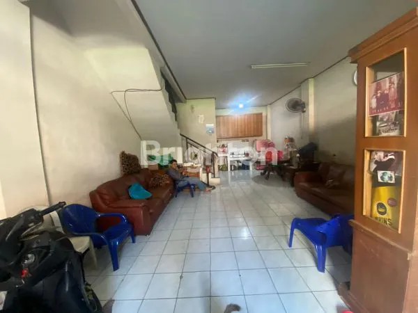 image RUMAH SIAP HUNI 2 1/2 LANTAI PADEMANGAN (3)