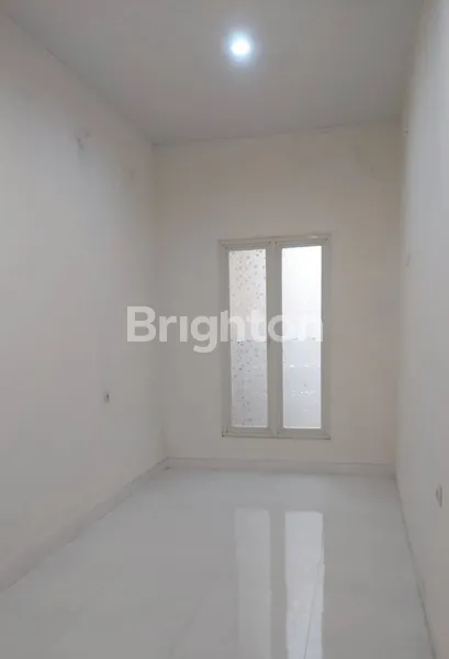 image RUMAH GRAHA SUKOLILO REGENCY, DKT PAKUWON CITY, MERR, GALAXY MALL, OERR, ROW JALAN 3 MOBIL (5)