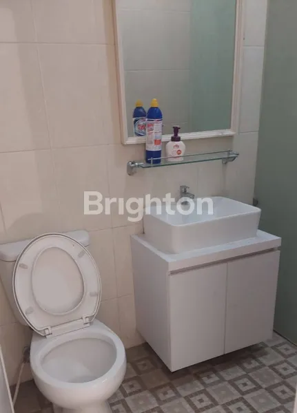 image RUMAH GRAHA SUKOLILO REGENCY, DKT PAKUWON CITY, MERR, GALAXY MALL, OERR, ROW JALAN 3 MOBIL (7)