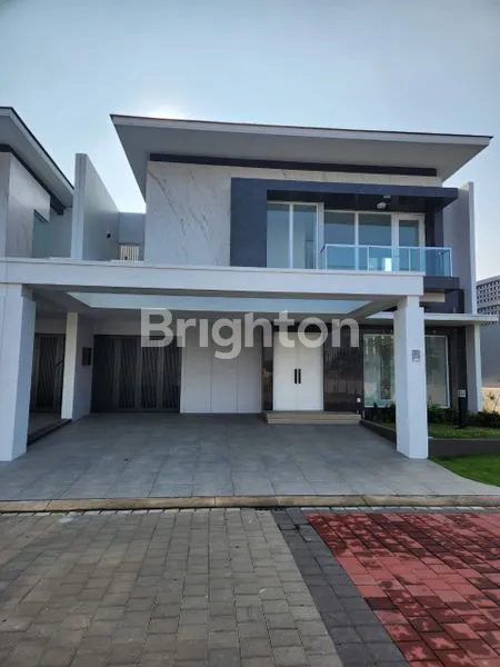 image RUMAH MEWAH TIPE L12 DENGAN LANGIT-LANGIT GANDA (1)