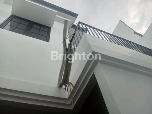 image INVESTASI HEBAT DENGAN RUMAH DIAREA BINTARO EXCHANGE CLUSTER MEWAH 2 LANTAI SIAP HUNI  (4)