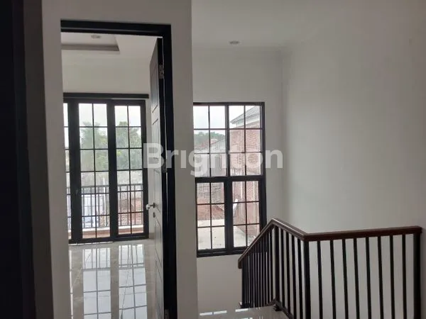 image INVESTASI HEBAT DENGAN RUMAH DIAREA BINTARO EXCHANGE CLUSTER MEWAH 2 LANTAI SIAP HUNI  (6)