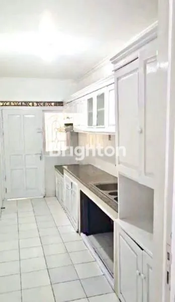 image RUMAH LUAS DAN NYAMAN (7)